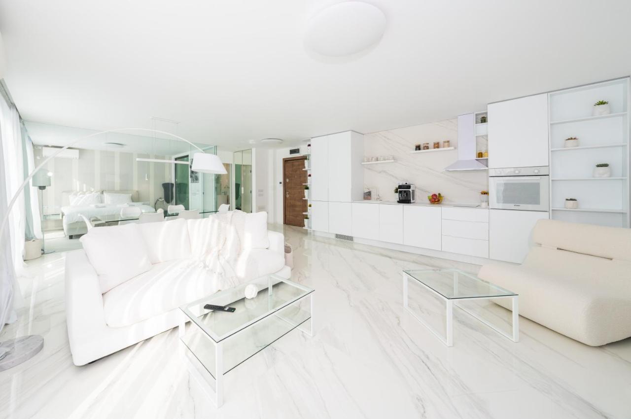 Apartament Emirates White Sensation Sofia